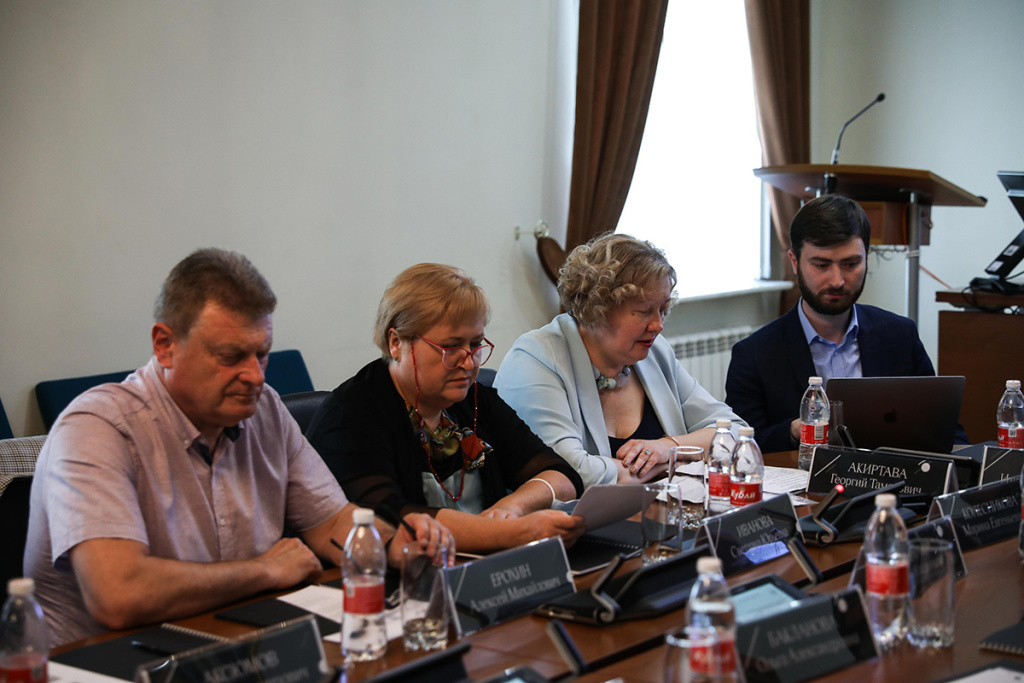 v-skfu-obsudili-voprosy-rossijskoj-identichnosti-NCFU.RU-02.jpg