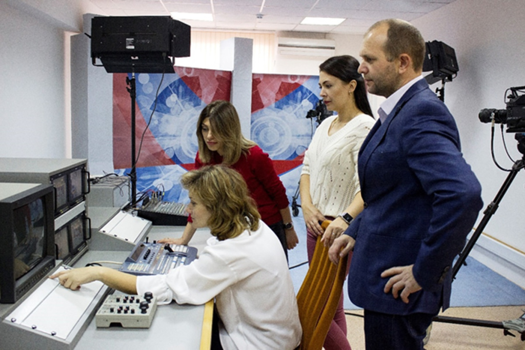 Bazovaya-kafedra-televizionnoi-i-radiojurnalistiki-02.jpg